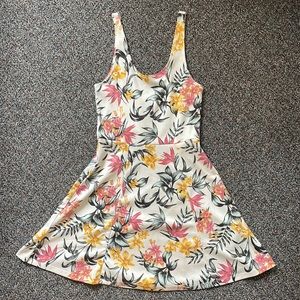 Floral Skater Dress Size: 4
